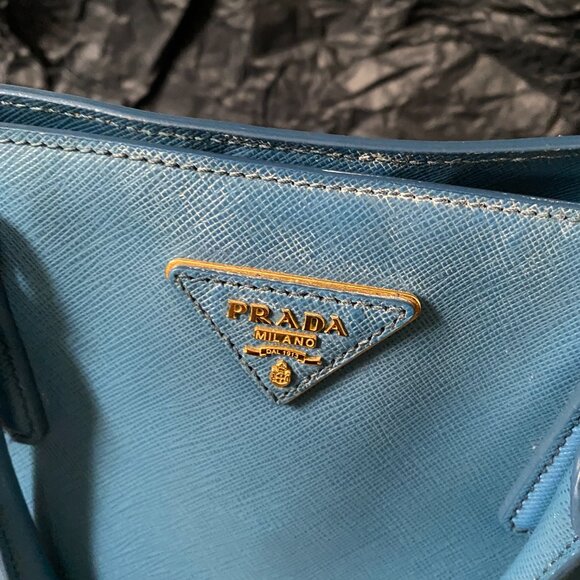 Prada Saffiano bag in blue - Picture 2 of 10